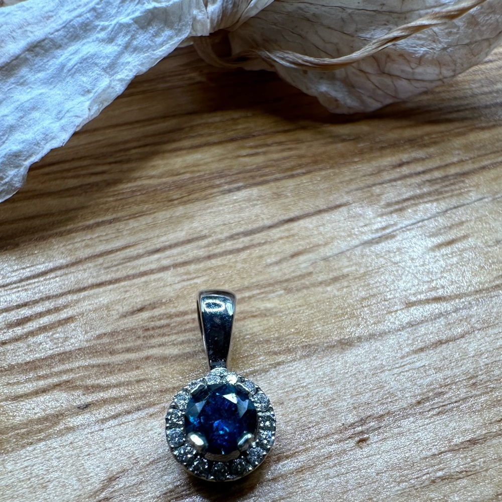 Blue Diamond pendant (new)